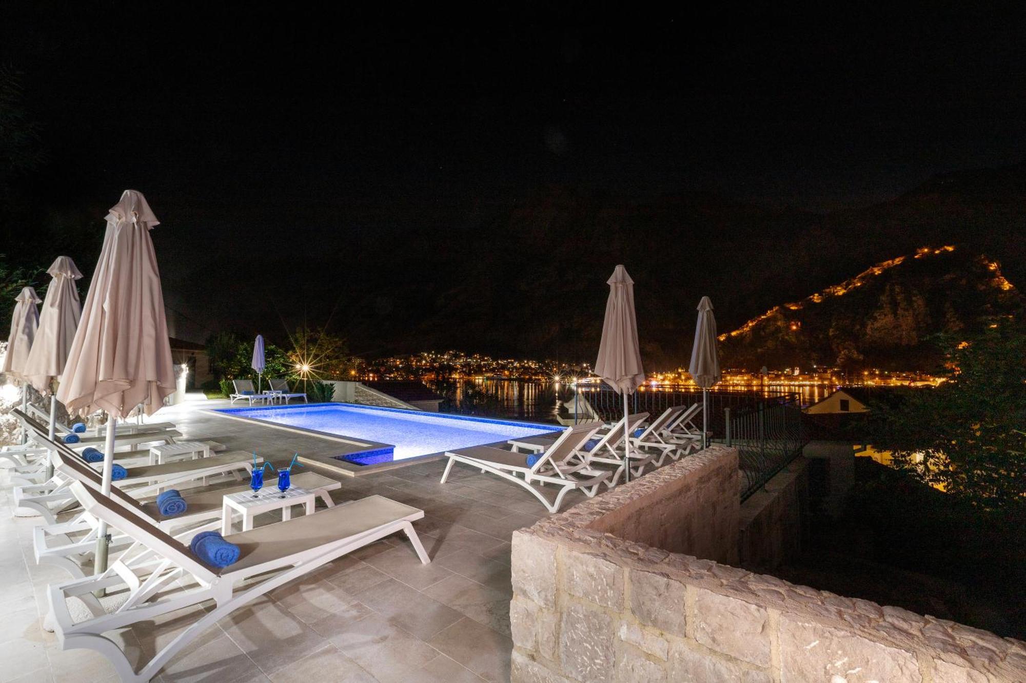 Apartments Doncic Kotor Exteriör bild