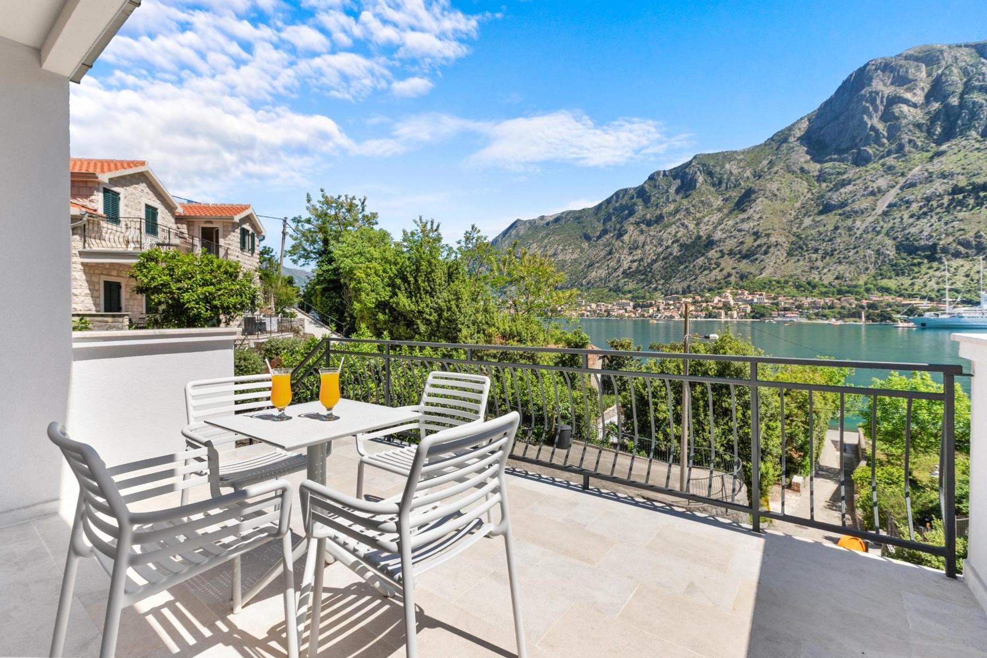 Apartments Doncic Kotor Exteriör bild