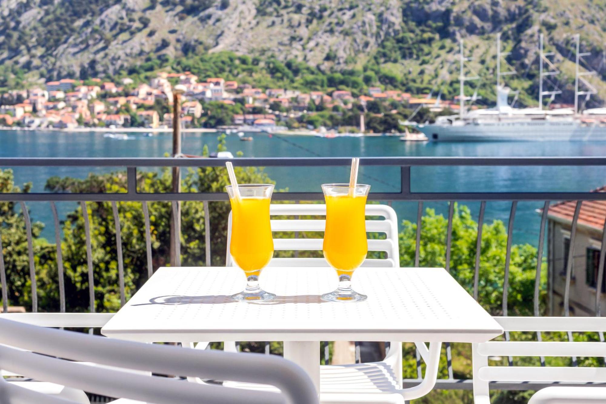 Apartments Doncic Kotor Exteriör bild