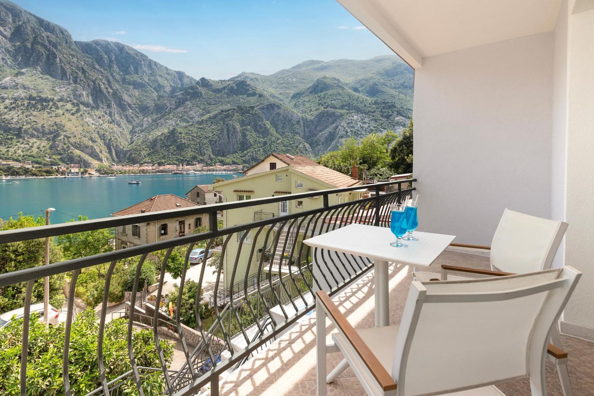 Apartments Doncic Kotor Exteriör bild