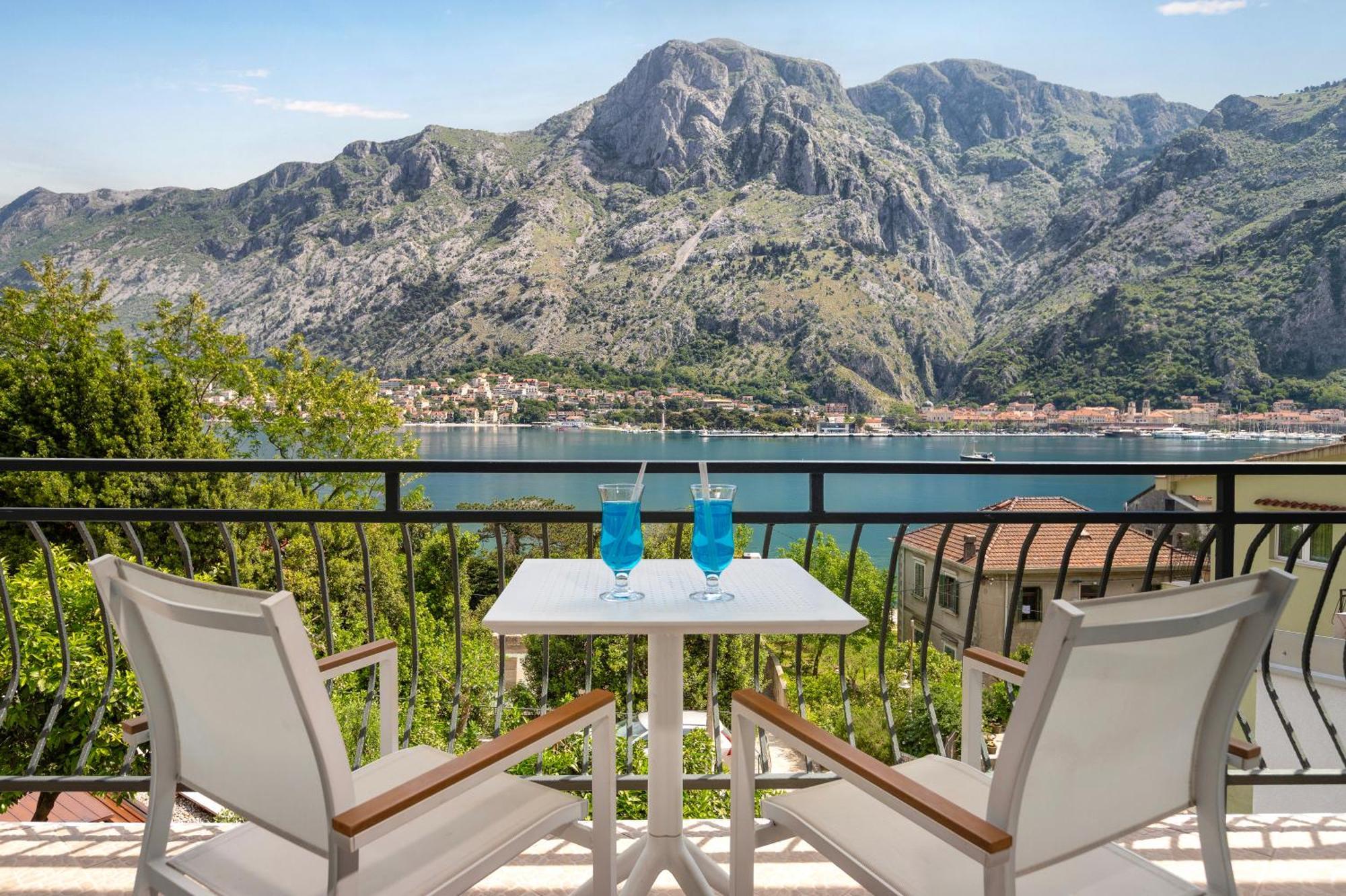 Apartments Doncic Kotor Exteriör bild