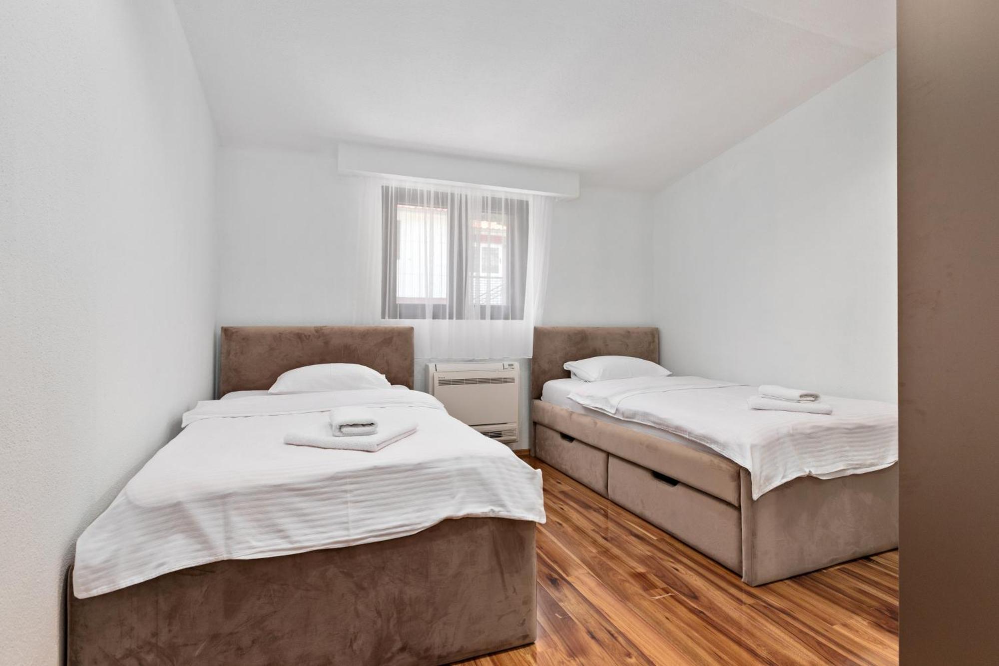 Apartments Doncic Kotor Exteriör bild
