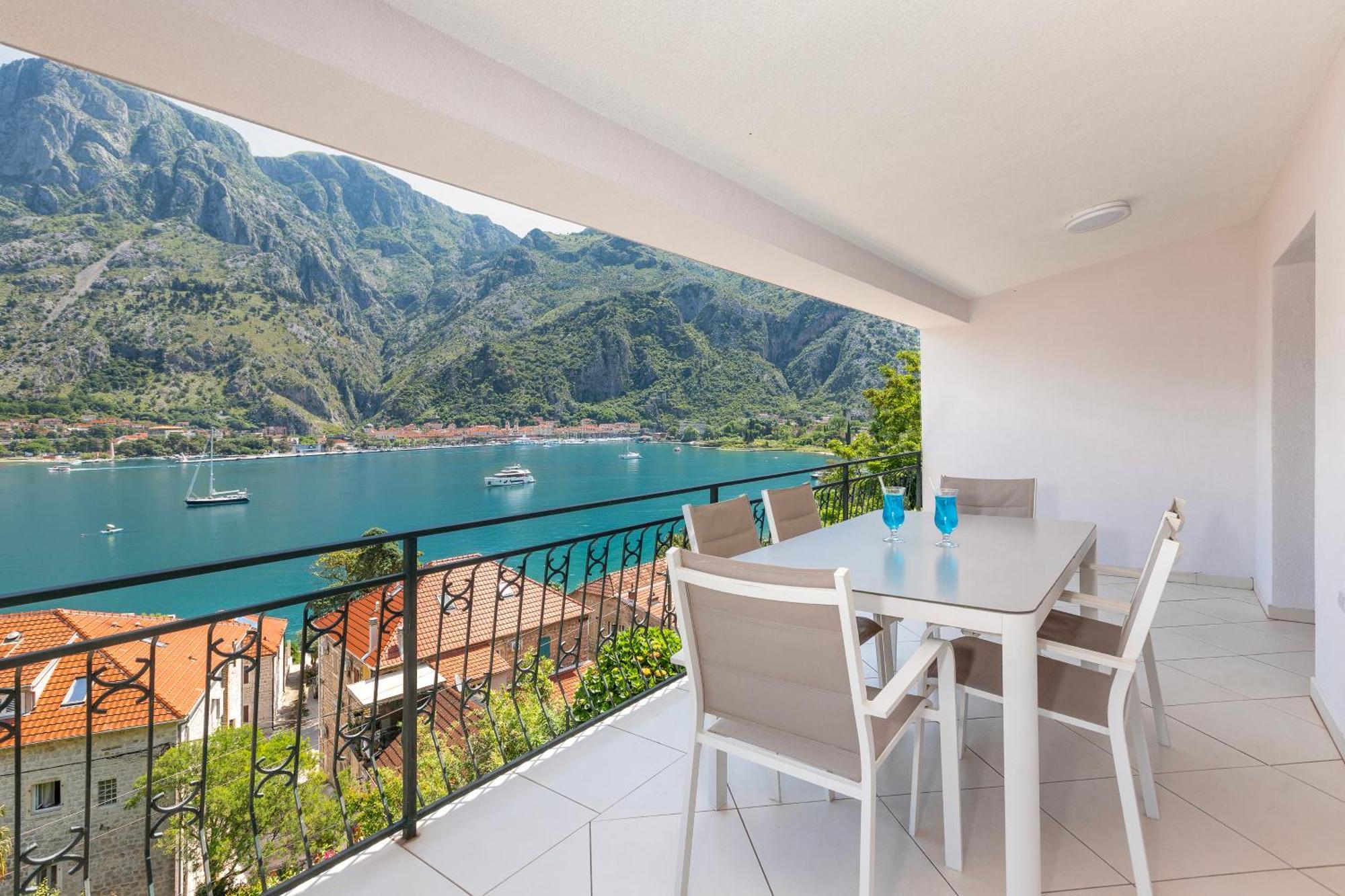 Apartments Doncic Kotor Exteriör bild